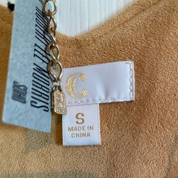 Sleeveless shift dress 🥰 - Picture 3 of 8